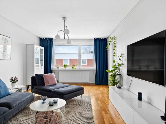 Bostad till salu i Sollentuna, Stockholm