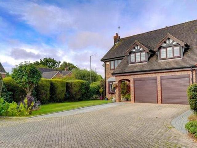 House for sale in Crookhill, Worcestershire