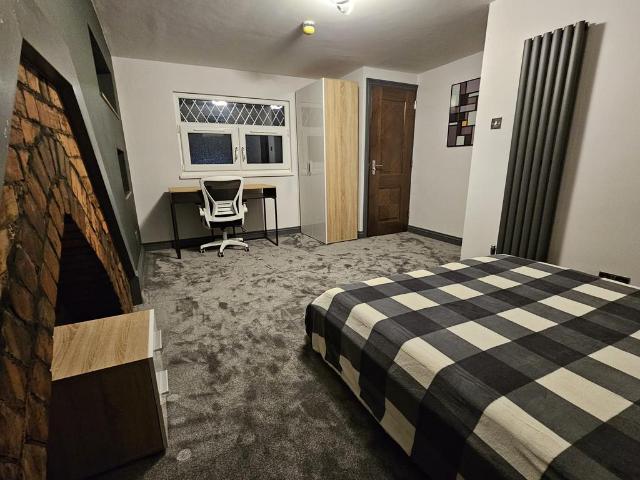 House for rent in Nangreaves, Wales