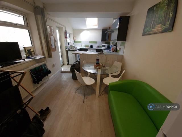 House for rent in Nangreaves, Wales