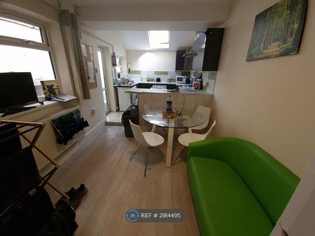 Room for rent in Nangreaves, Wales