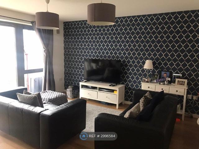 House for rent in Charlton, Greater London