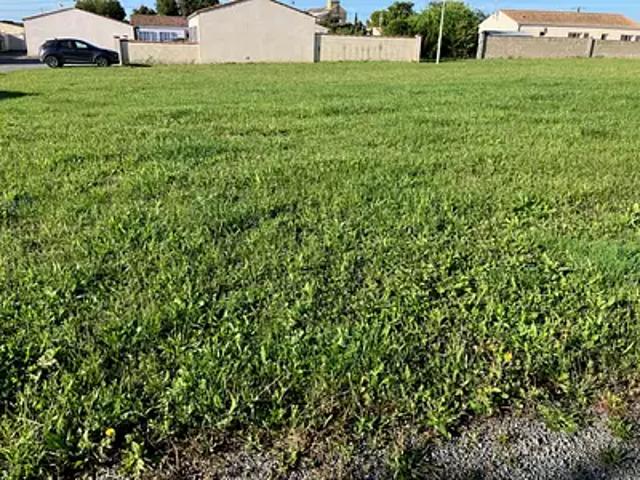 Terrain vente à Saint-Jean-d'Angély, Bagnizeau
