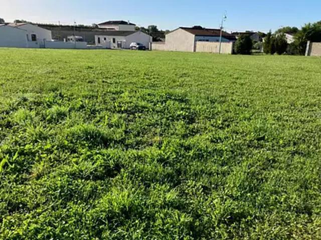 Terrain vente à Saint-Jean-d'Angély, Bagnizeau
