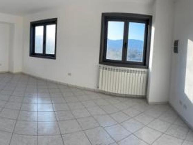 Ufficio in affitto a Bivio Di Ravi, Toscana