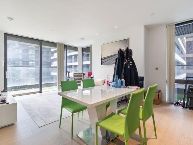 Apartment for rent in Canary Wharf, Greater London