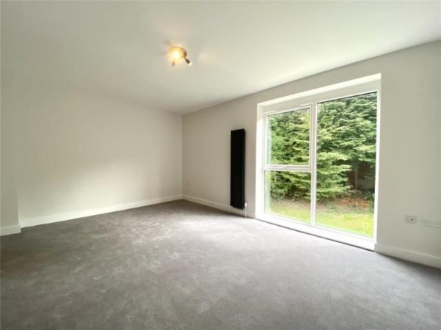 House for rent in Heol-las, Surrey