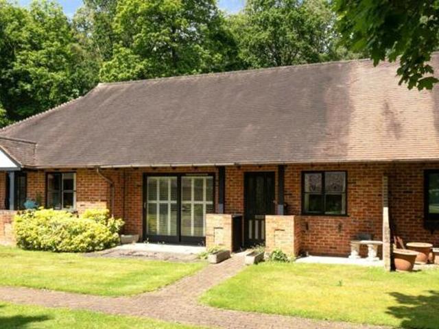 House for sale in Ascot