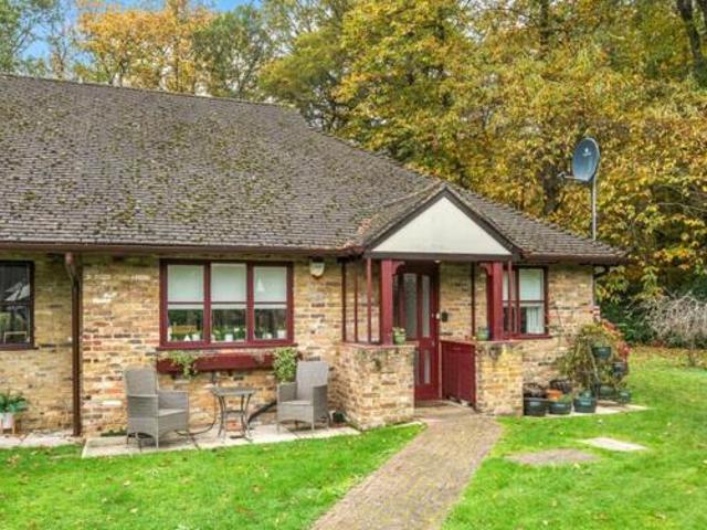 House for sale in Ascot