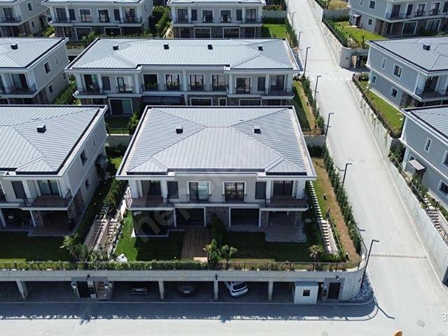 Başakşehir, İstanbul içerisinde satılık Villa