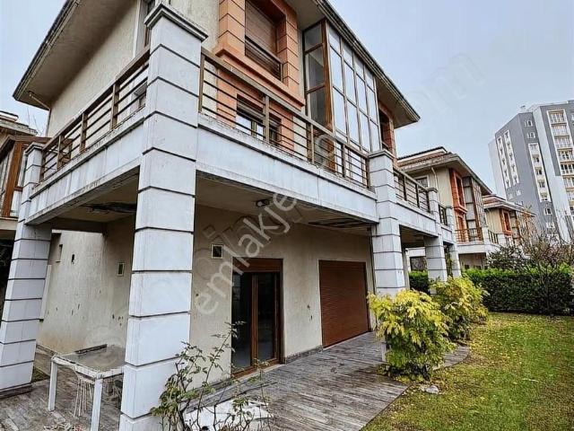 Başakşehir, İstanbul içerisinde satılık Villa