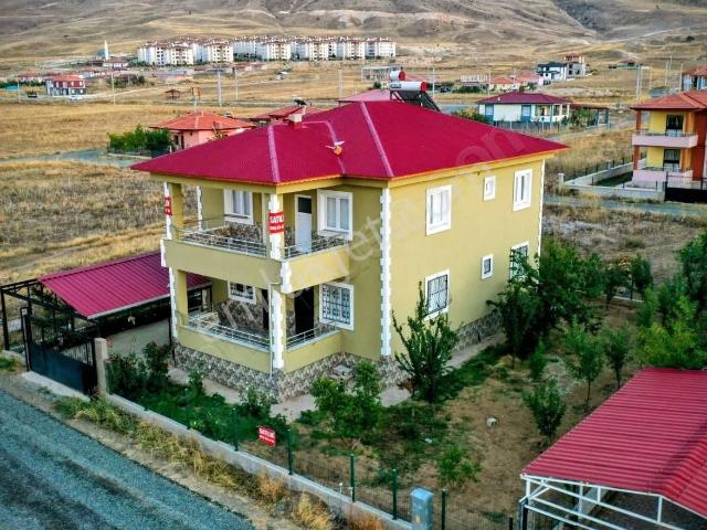 Niğde içerisinde satılık Villa
