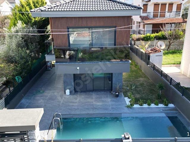 Çeşme, İzmir içerisinde satılık Villa