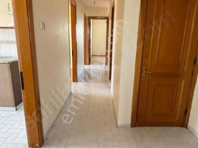 Karabağlar, İzmir içerisinde kiralık mülk