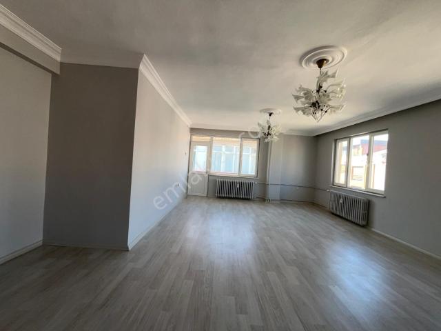 Kasaplar, Altıeylül içerisinde kiralık mülk