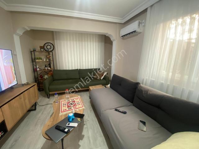 Karabağlar, İzmir içerisinde kiralık mülk