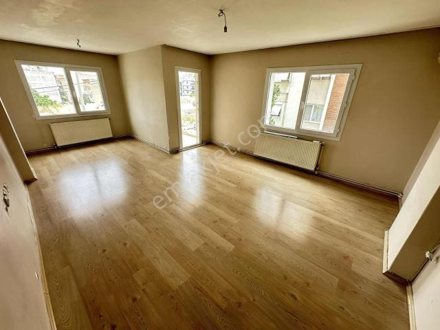 Karabağlar, İzmir içerisinde kiralık mülk