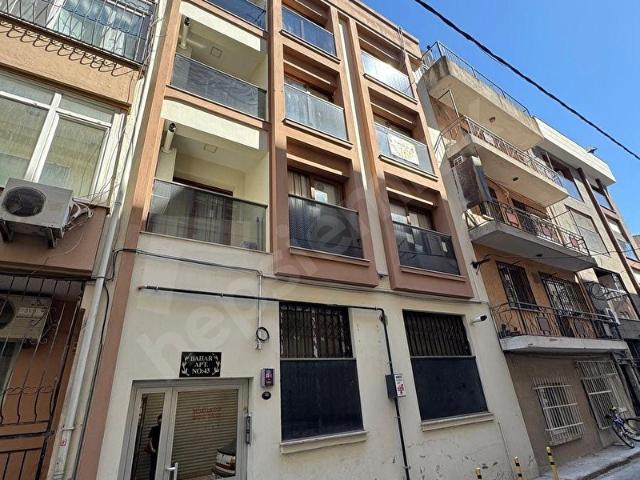 Karabağlar, İzmir içerisinde satılık mülk