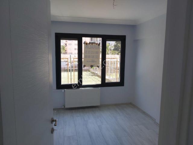 Karabağlar, İzmir içerisinde kiralık mülk