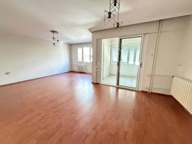 Karşiyaka, İzmir içerisinde kiralık mülk