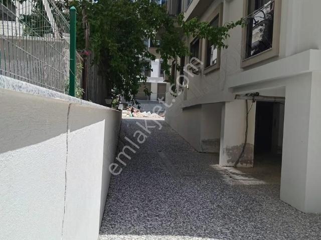 Karşiyaka, İzmir içerisinde satılık mülk
