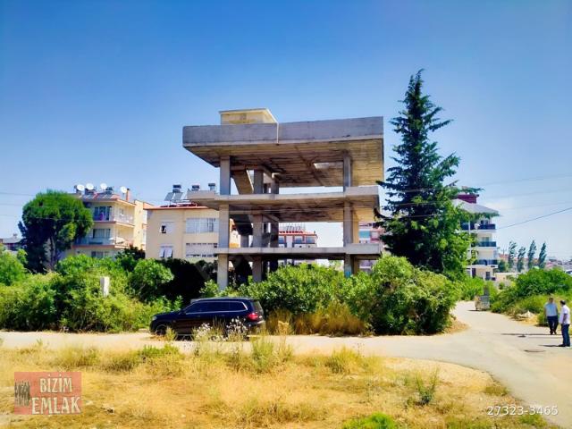 Tomalar, Döşemealtı içerisinde satılık Bina