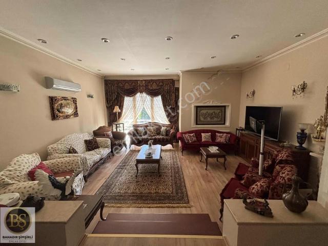 Akhisar, Manisa içerisinde satılık Villa