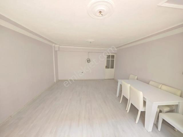 Karabağlar, İzmir içerisinde kiralık mülk