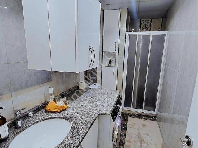 Karabağlar, İzmir içerisinde satılık mülk