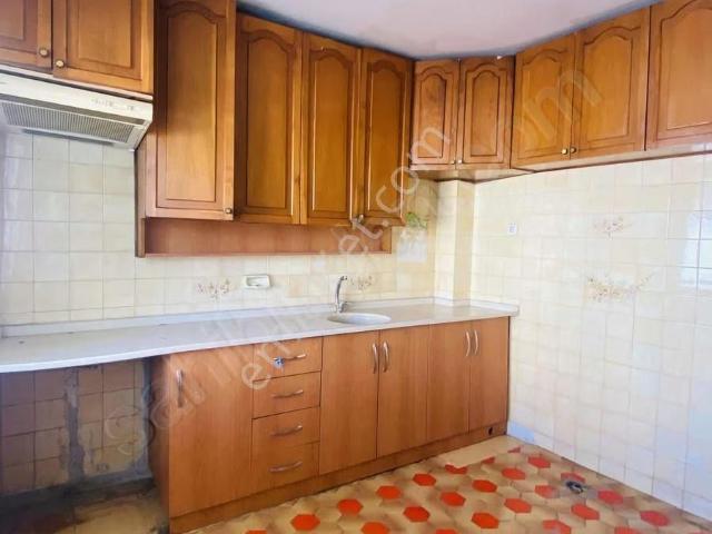 Karabağlar, İzmir içerisinde kiralık mülk