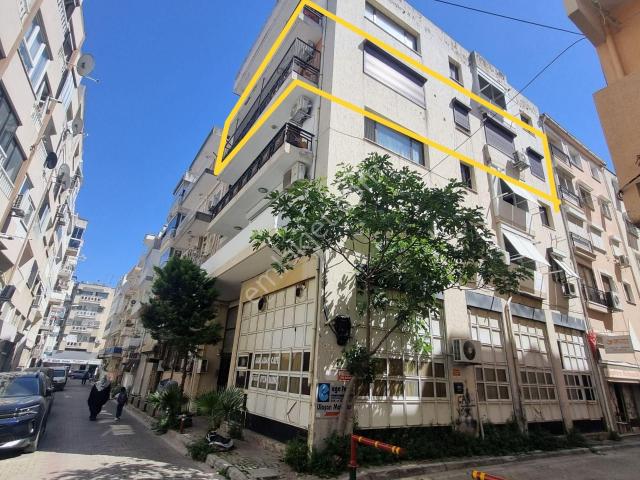 Karşiyaka, İzmir içerisinde satılık mülk