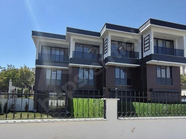 Başakşehir, İstanbul içerisinde satılık Villa