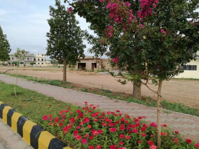 Land for sale in بحریہ انکلیو, زون ۴