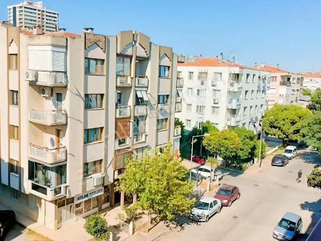 Bahçelievler Mahallesi, Karşıyaka içerisinde satılık mülk