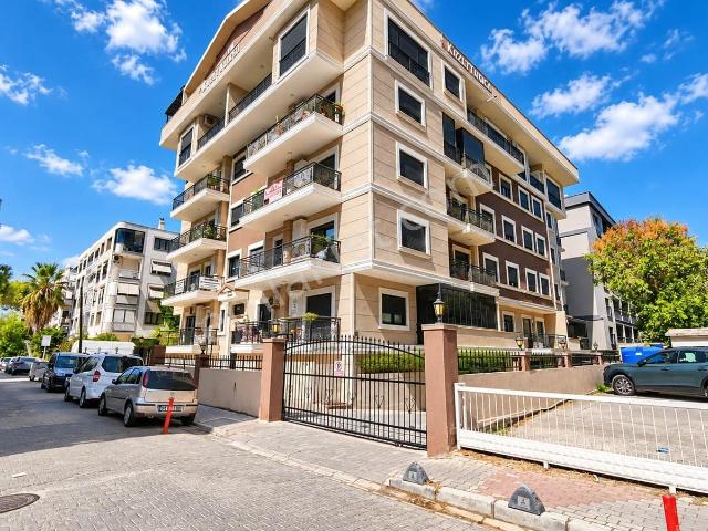 Karşiyaka, İzmir içerisinde satılık mülk