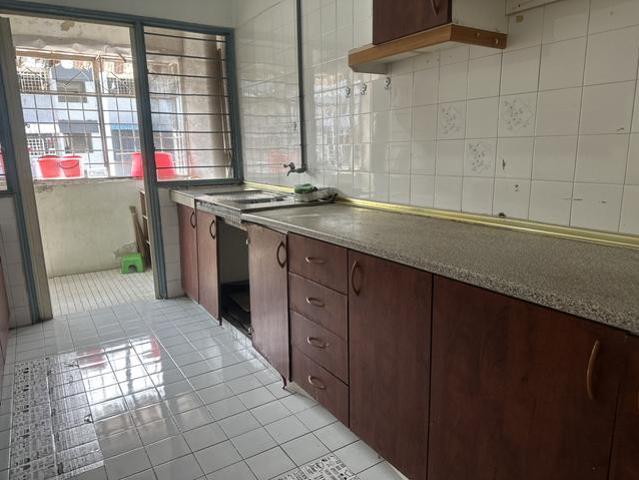 Apartment for sale in Desa Pandan