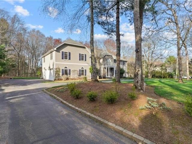 House for sale in Chestnut Hill Estates, East Greenwich