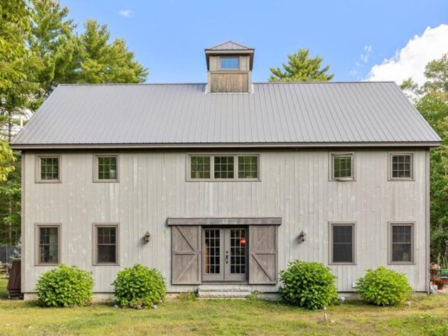 House for sale in Strafford, Strafford County