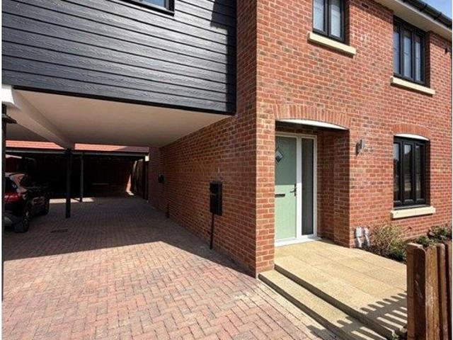 House for rent in Felden, Pouchen End