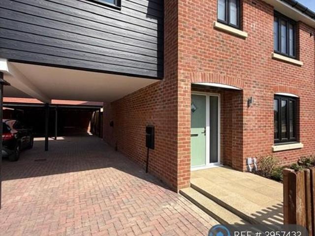House for rent in Pouchen End, Hertfordshire