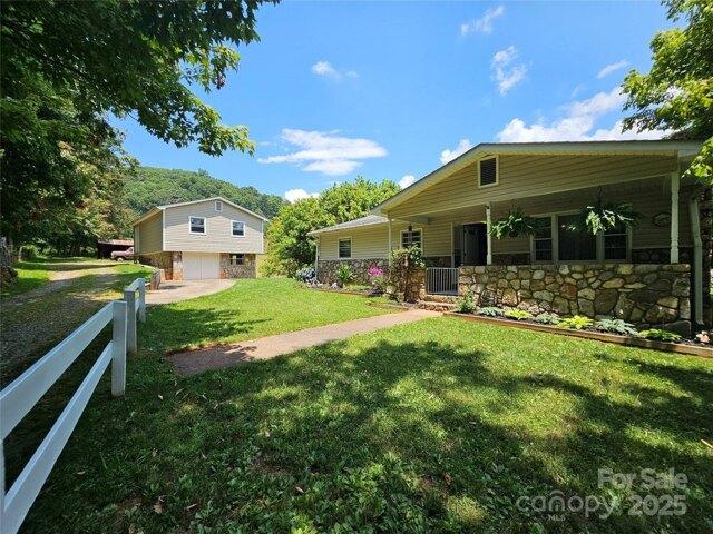 House for sale in Mars Hill
