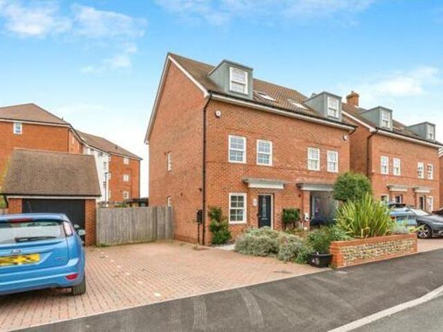 House for sale in Spring Vale, Hampshire