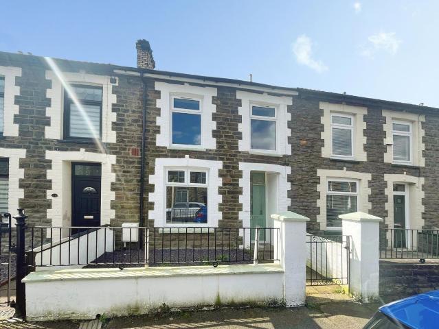Apartment for rent in Pentre, Ton Pentre