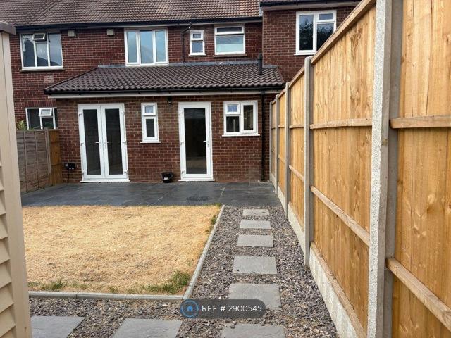House for rent in Heol-las, Surrey