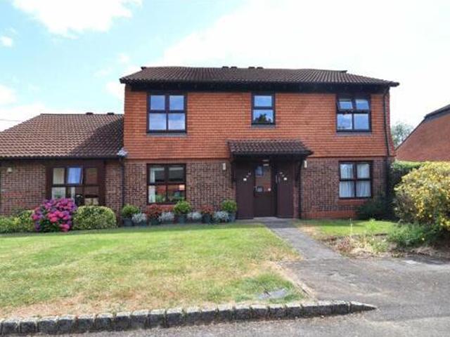 House for sale in Goldsworth Park, Woking