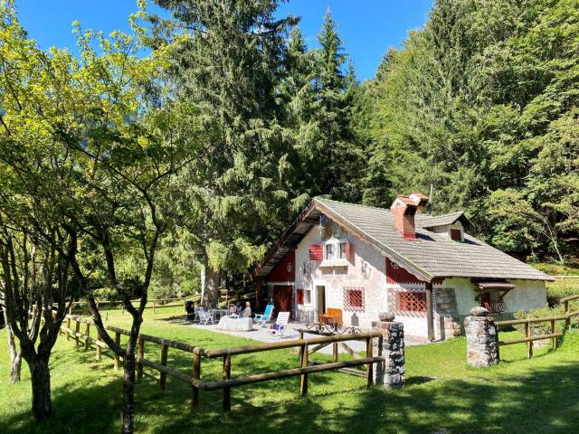 Villa Indipendente in vendita a Comunità delle Giudicarie, Comano