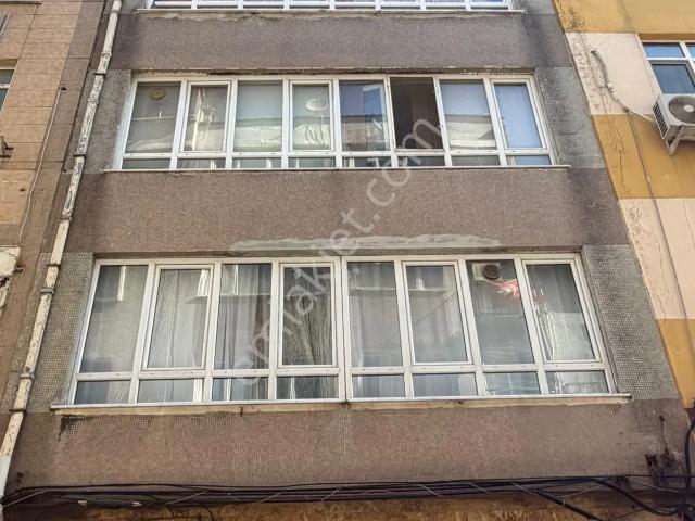 Zeytinlik Mahallesi, Bakırköy içerisinde satılık Bina