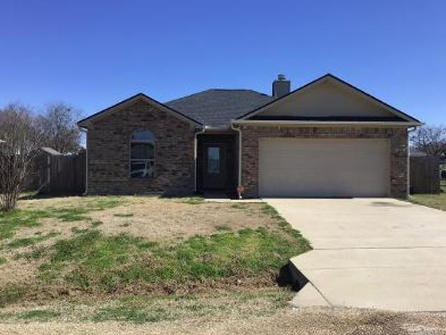 House for sale in Mabank