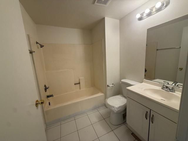 Apartment for rent in Placentia, California