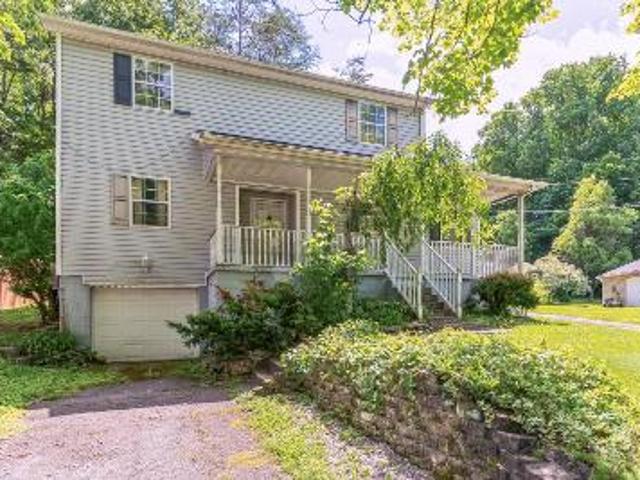 House for sale in Huntington